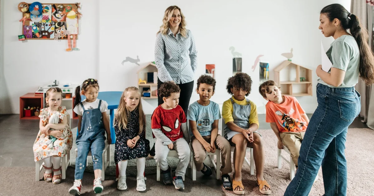 Soziales Lernen in der Grundschule: Übungen & Buchtipps für die Klasse